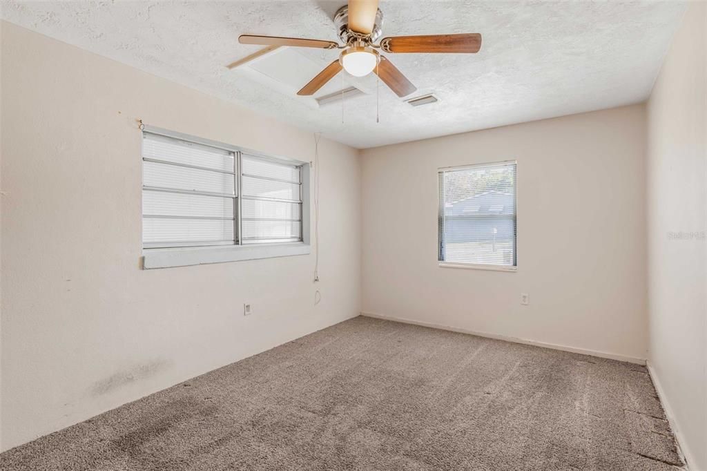 待售: $155,900 (3 贝兹, 1 浴室, 1288 平方英尺)