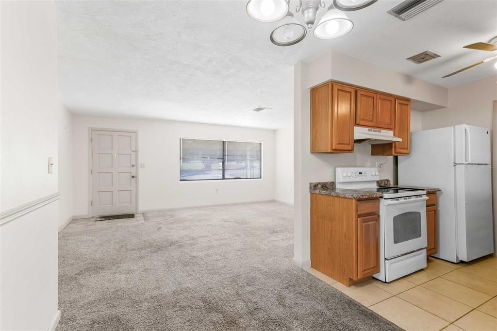 待售: $155,900 (3 贝兹, 1 浴室, 1288 平方英尺)