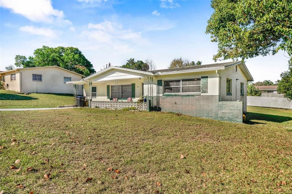 待售: $155,900 (3 贝兹, 1 浴室, 1288 平方英尺)