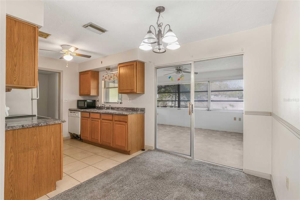 待售: $155,900 (3 贝兹, 1 浴室, 1288 平方英尺)