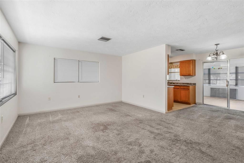 待售: $155,900 (3 贝兹, 1 浴室, 1288 平方英尺)