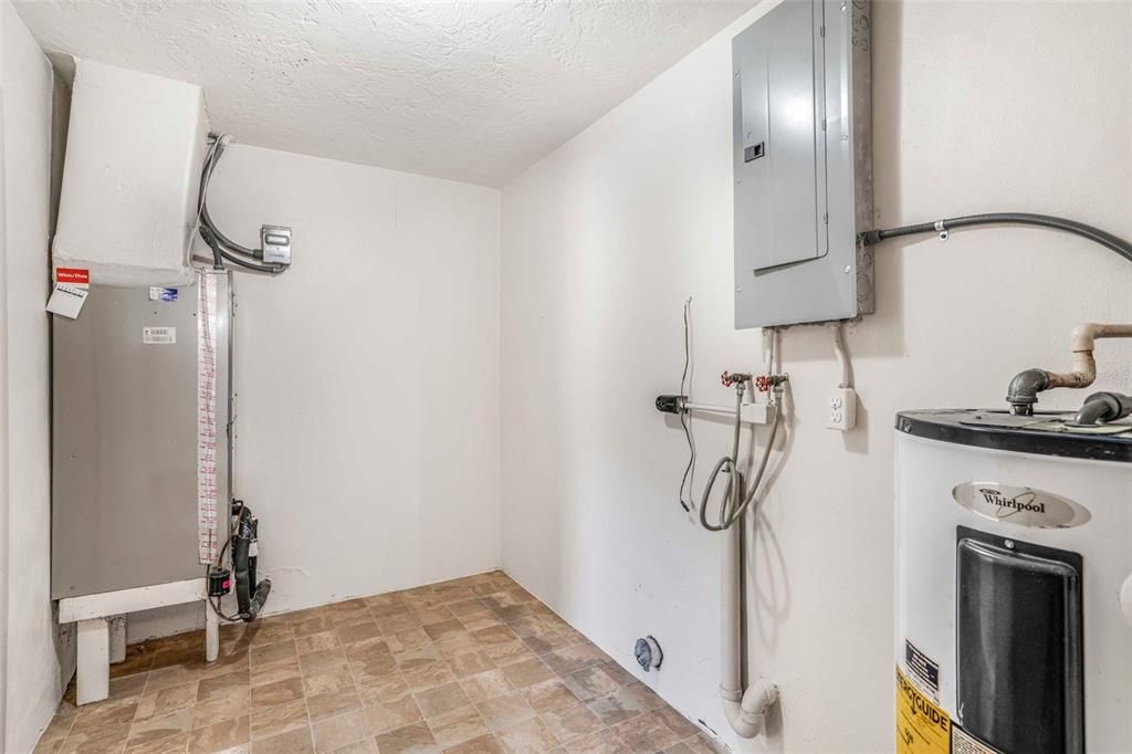 待售: $155,900 (3 贝兹, 1 浴室, 1288 平方英尺)