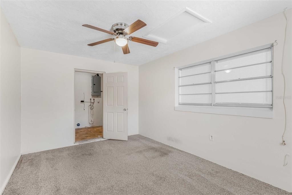 待售: $155,900 (3 贝兹, 1 浴室, 1288 平方英尺)