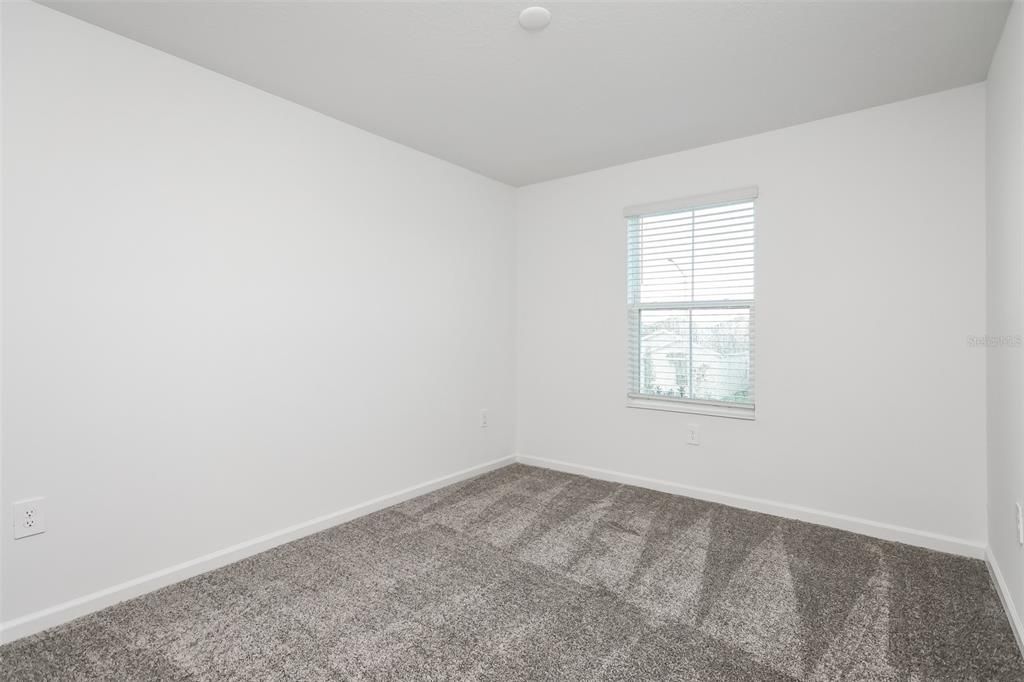 For Rent: $2,095 (4 beds, 2 baths, 1933 Square Feet)