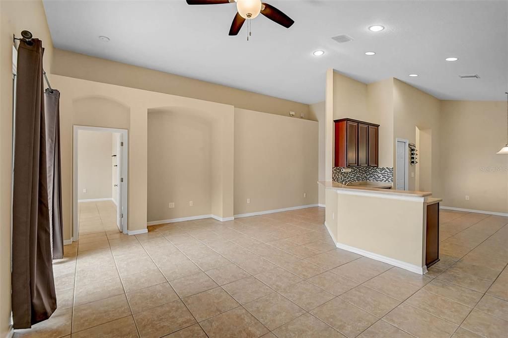 For Sale: $400,000 (3 beds, 2 baths, 2042 Square Feet)