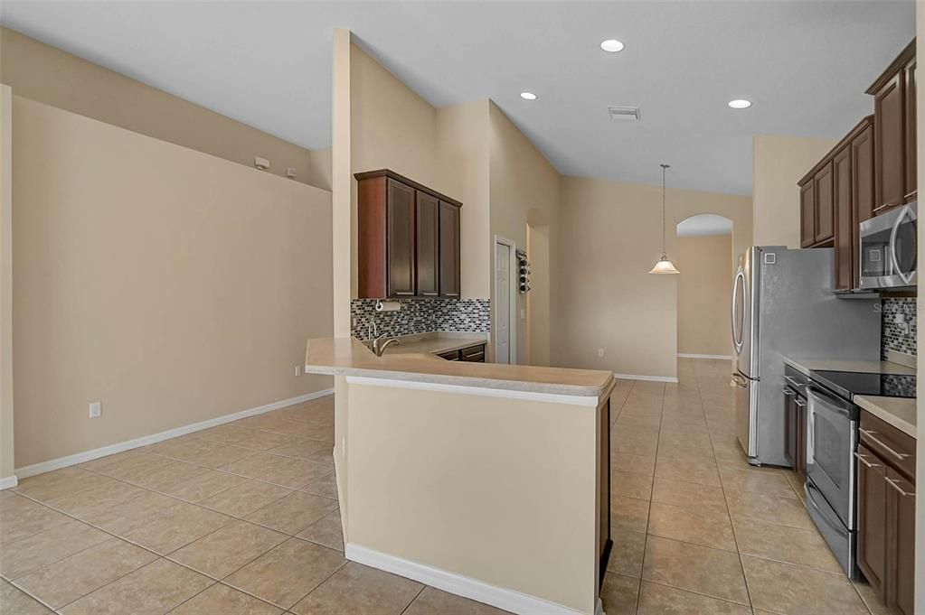 For Sale: $400,000 (3 beds, 2 baths, 2042 Square Feet)