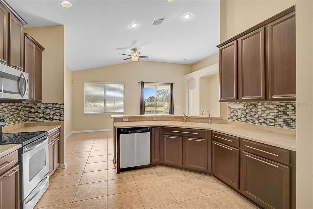 For Sale: $400,000 (3 beds, 2 baths, 2042 Square Feet)