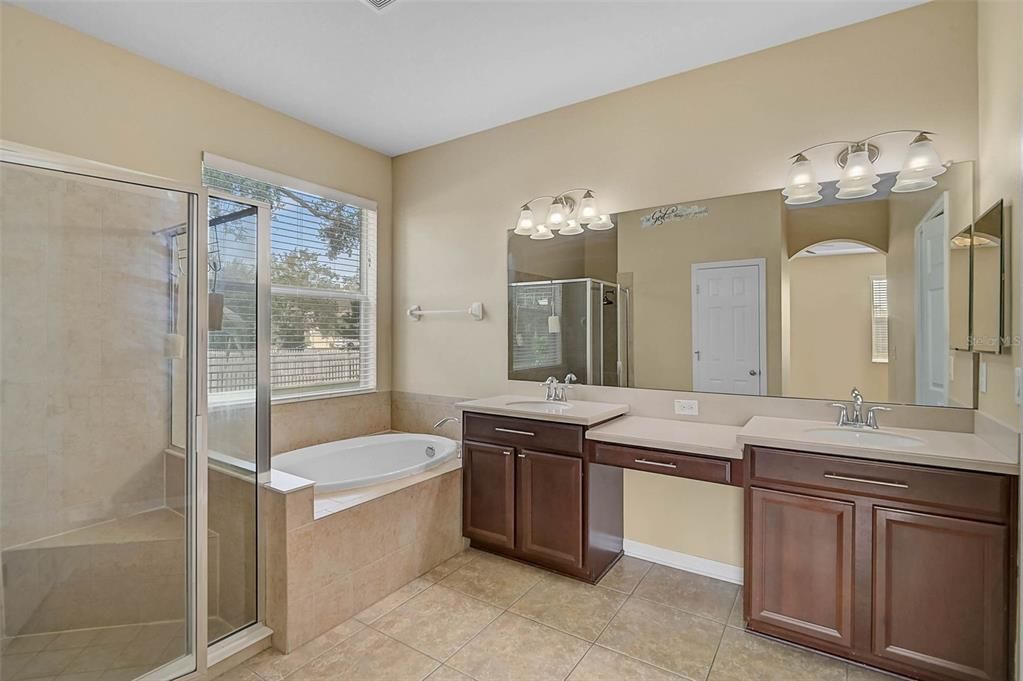 For Sale: $400,000 (3 beds, 2 baths, 2042 Square Feet)