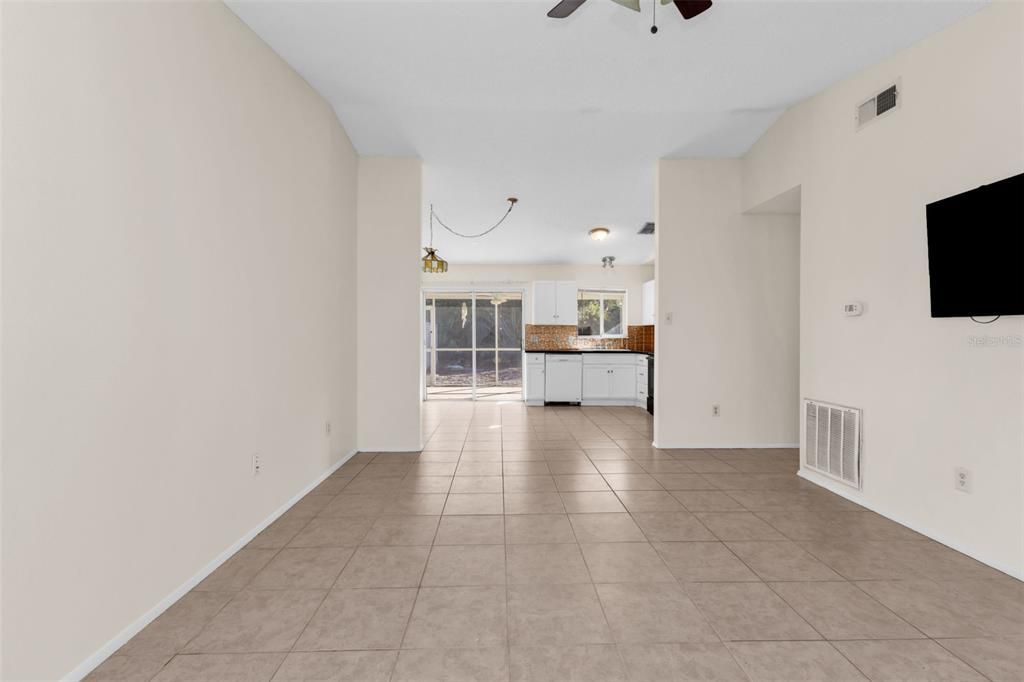 En Venta: $192,000 (2 camas, 2 baños, 1050 Pies cuadrados)