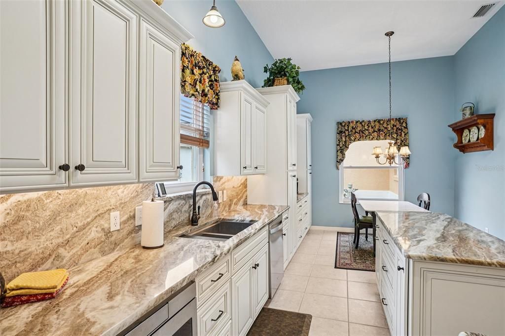 En Venta: $925,000 (3 camas, 3 baños, 3367 Pies cuadrados)