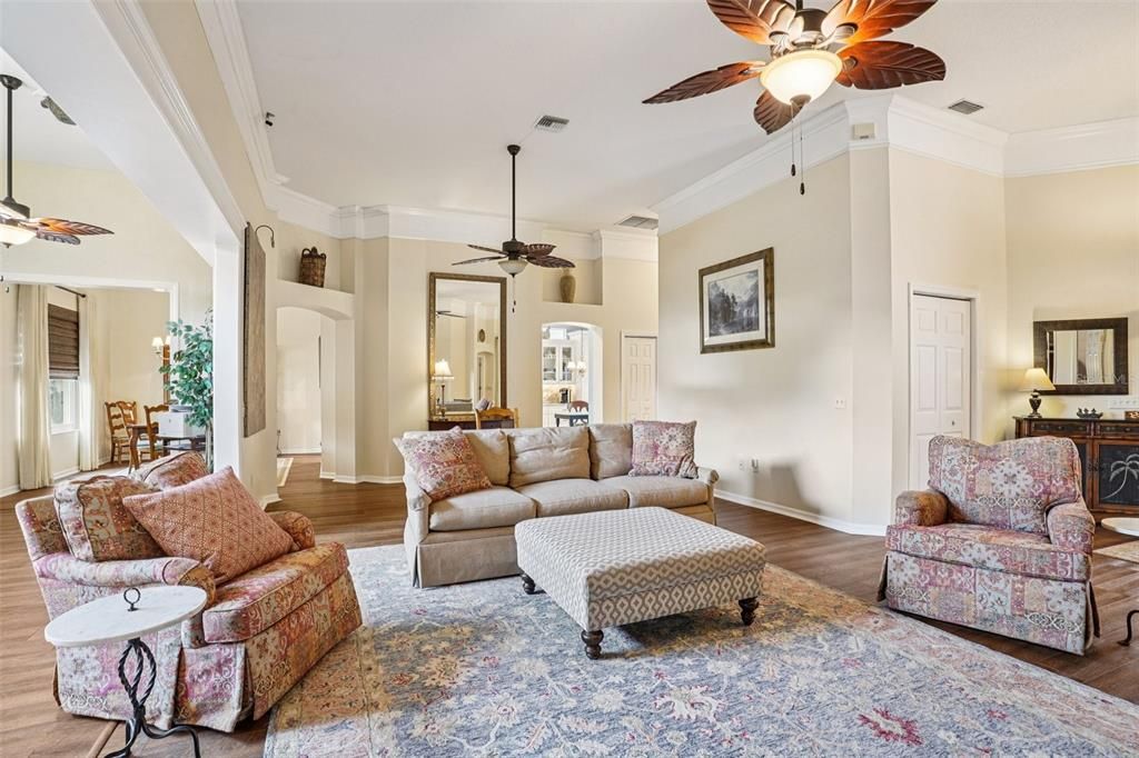 En Venta: $925,000 (3 camas, 3 baños, 3367 Pies cuadrados)