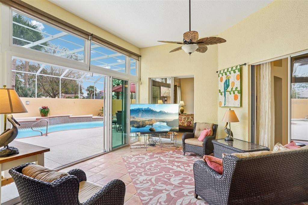 En Venta: $925,000 (3 camas, 3 baños, 3367 Pies cuadrados)