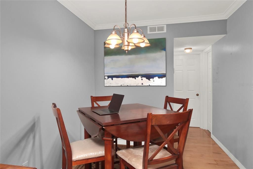 For Sale: $199,000 (1 beds, 1 baths, 645 Square Feet)