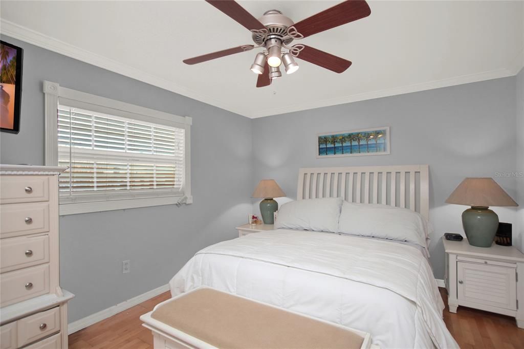 For Sale: $199,000 (1 beds, 1 baths, 645 Square Feet)