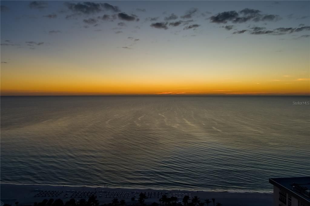 出租: $35,000 (3 贝兹, 3 浴室, 3302 平方英尺)