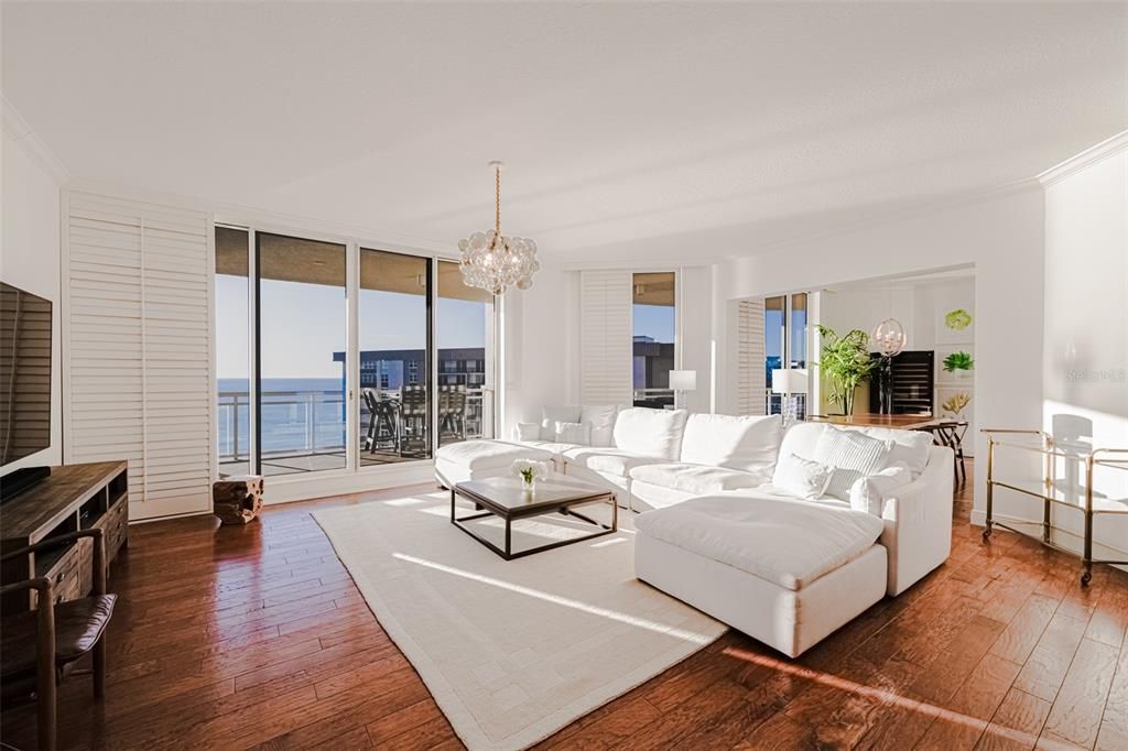 出租: $35,000 (3 贝兹, 3 浴室, 3302 平方英尺)