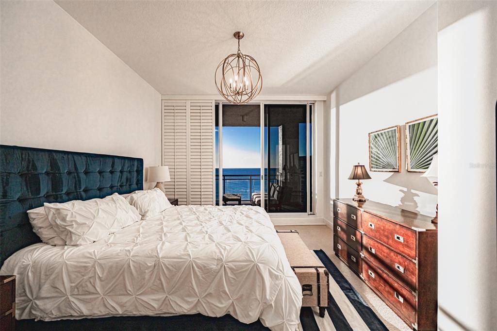 出租: $35,000 (3 贝兹, 3 浴室, 3302 平方英尺)