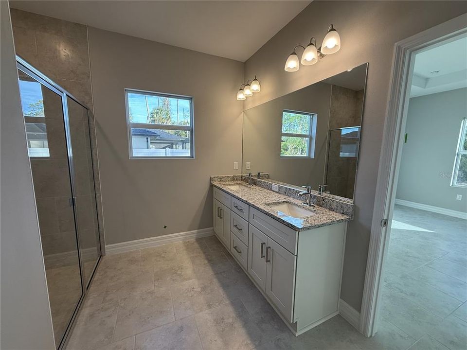 В аренду: $2,100 (3 спален, 2 ванн, 1615 Квадратных фут)