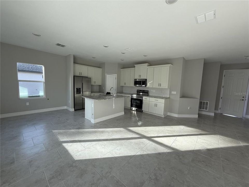 В аренду: $2,100 (3 спален, 2 ванн, 1615 Квадратных фут)