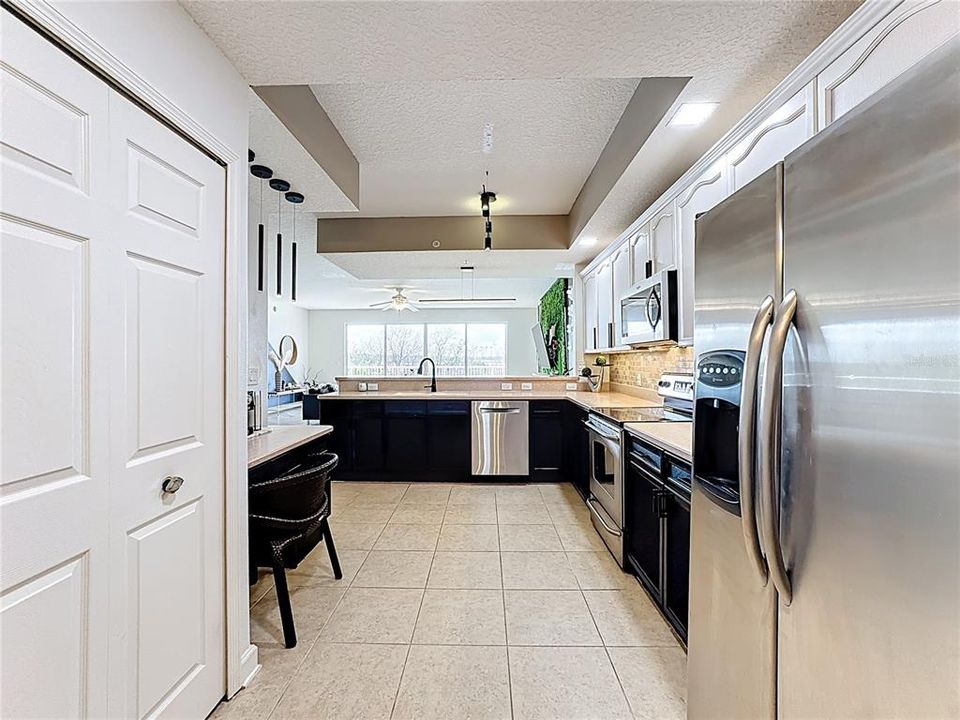 На продажу: $390,000 (3 спален, 2 ванн, 2260 Квадратных фут)