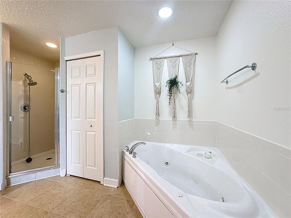 На продажу: $390,000 (3 спален, 2 ванн, 2260 Квадратных фут)