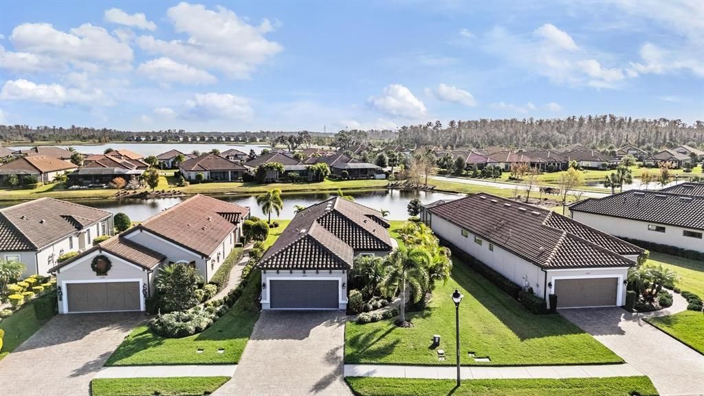 Active With Contract: $525,000 (2 beds, 2 baths, 1689 Square Feet)