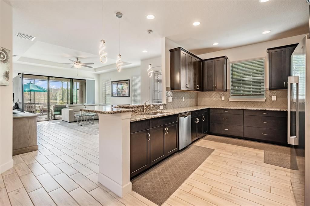 Active With Contract: $525,000 (2 beds, 2 baths, 1689 Square Feet)