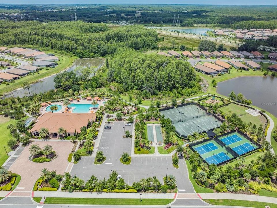 Active With Contract: $525,000 (2 beds, 2 baths, 1689 Square Feet)