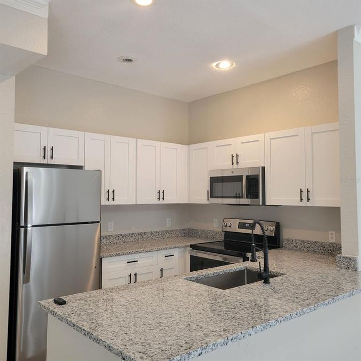 En Renta: $2,350 (4 camas, 2 baños, 1733 Pies cuadrados)