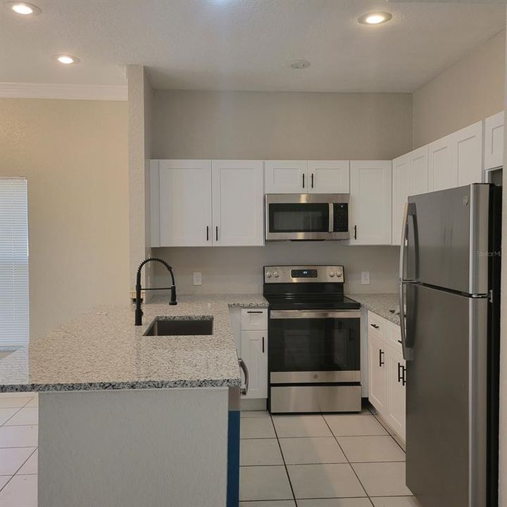 En Renta: $2,350 (4 camas, 2 baños, 1733 Pies cuadrados)