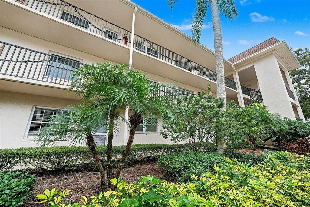 For Sale: $200,000 (2 beds, 2 baths, 1118 Square Feet)