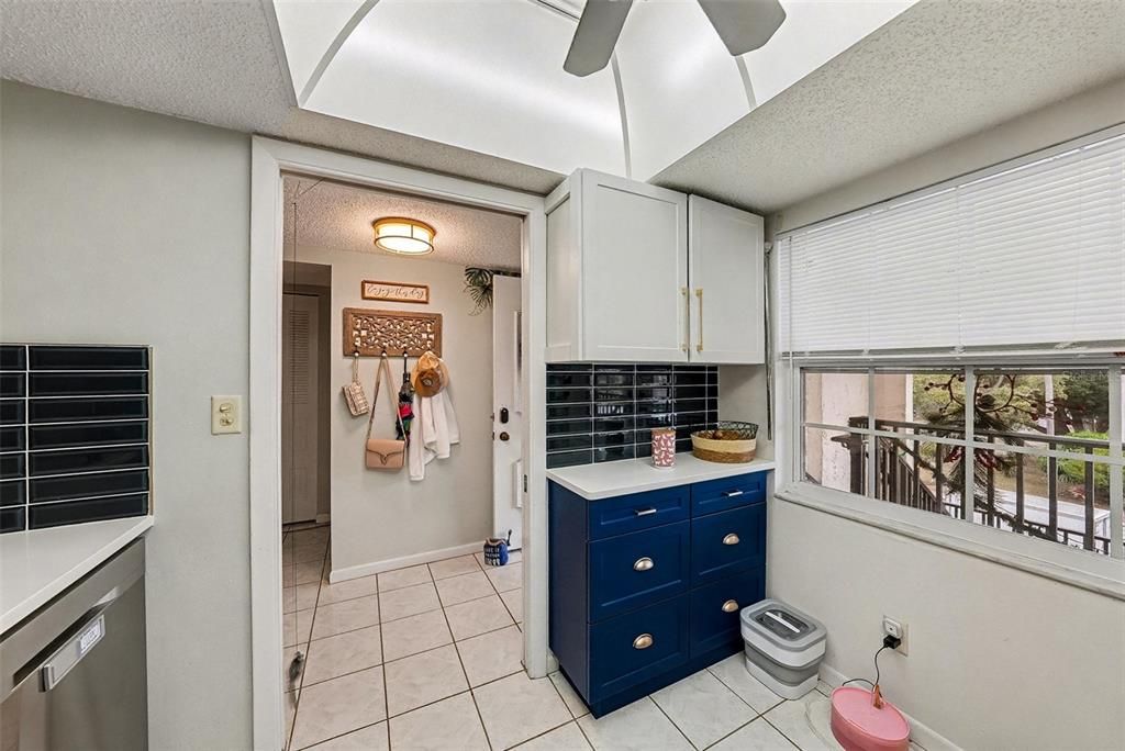 For Sale: $200,000 (2 beds, 2 baths, 1118 Square Feet)