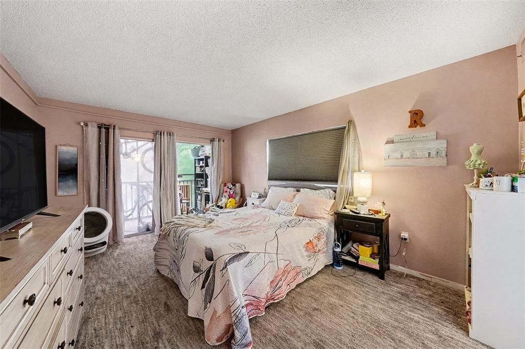 For Sale: $200,000 (2 beds, 2 baths, 1118 Square Feet)