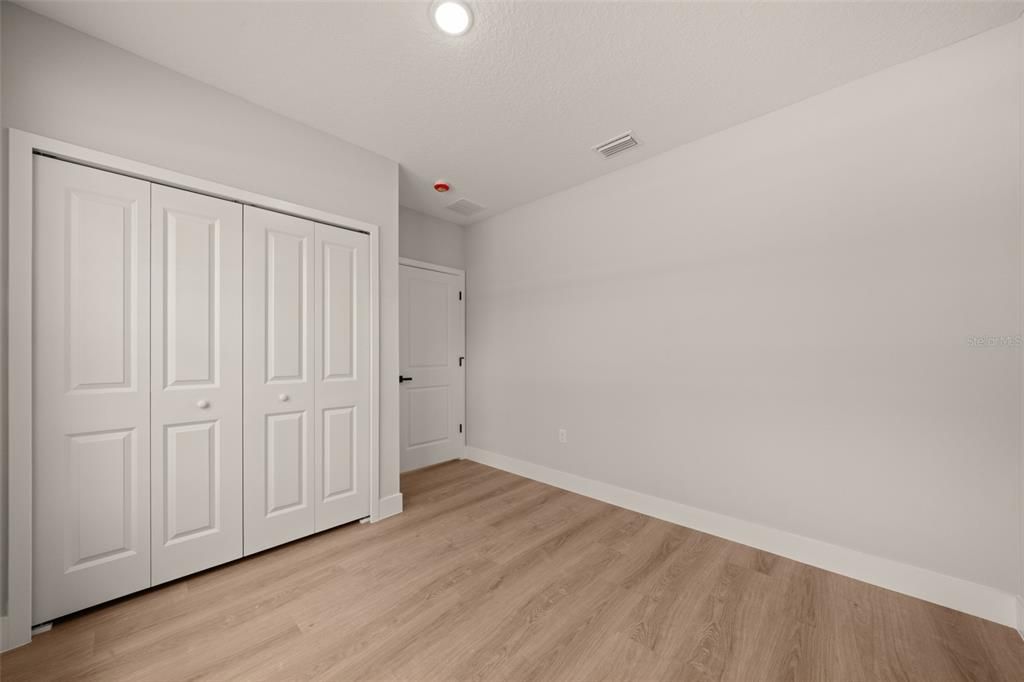 En Venta: $299,900 (4 camas, 2 baños, 1759 Pies cuadrados)