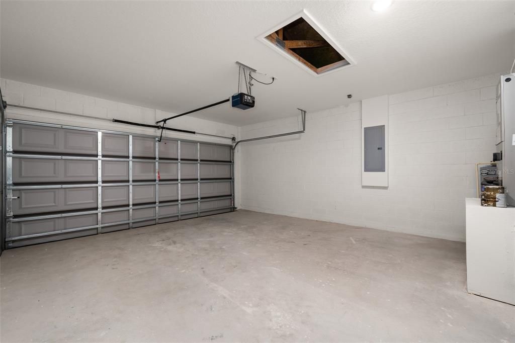 En Venta: $299,900 (4 camas, 2 baños, 1759 Pies cuadrados)