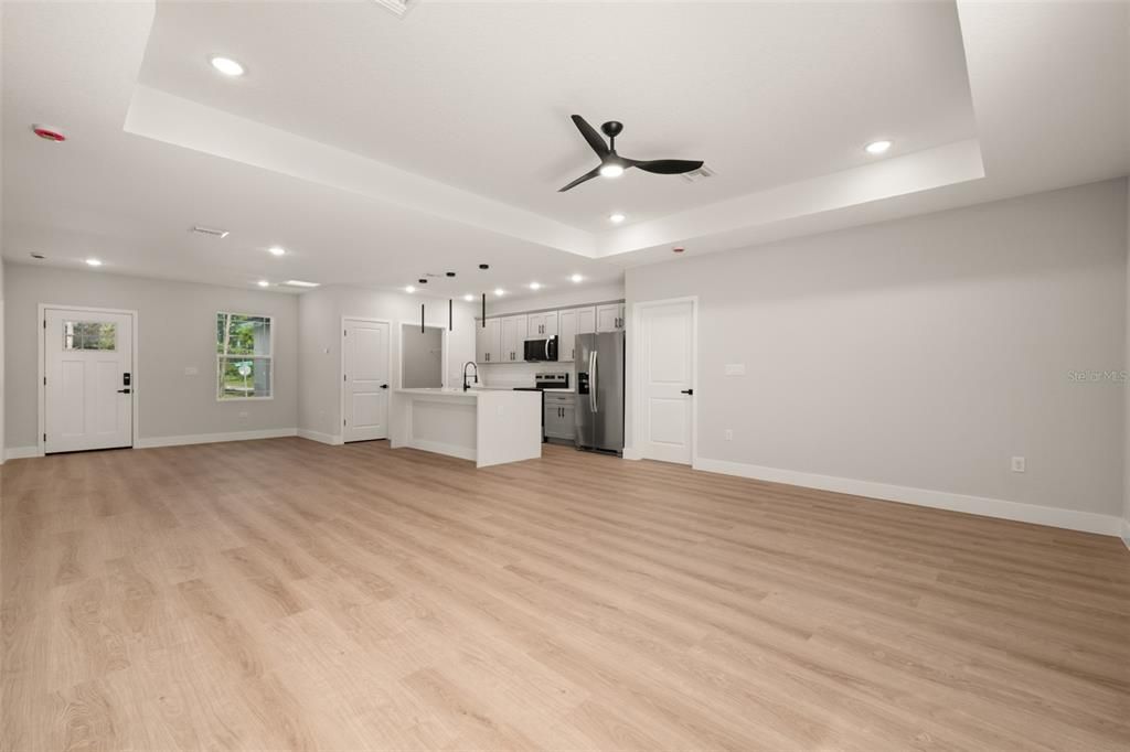 En Venta: $299,900 (4 camas, 2 baños, 1759 Pies cuadrados)