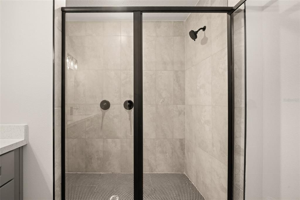 En Venta: $299,900 (4 camas, 2 baños, 1759 Pies cuadrados)