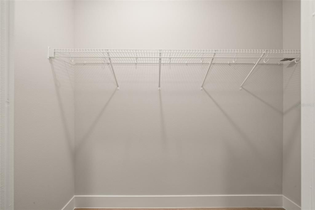 En Venta: $299,900 (4 camas, 2 baños, 1759 Pies cuadrados)