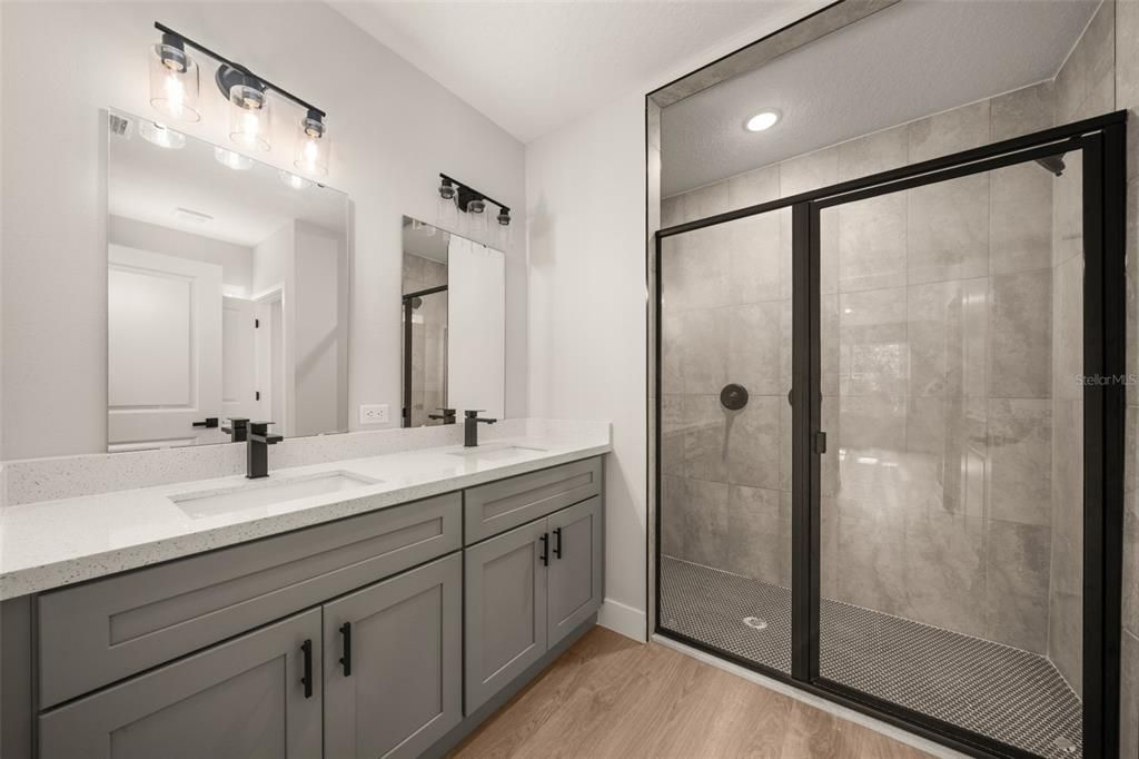 En Venta: $299,900 (4 camas, 2 baños, 1759 Pies cuadrados)