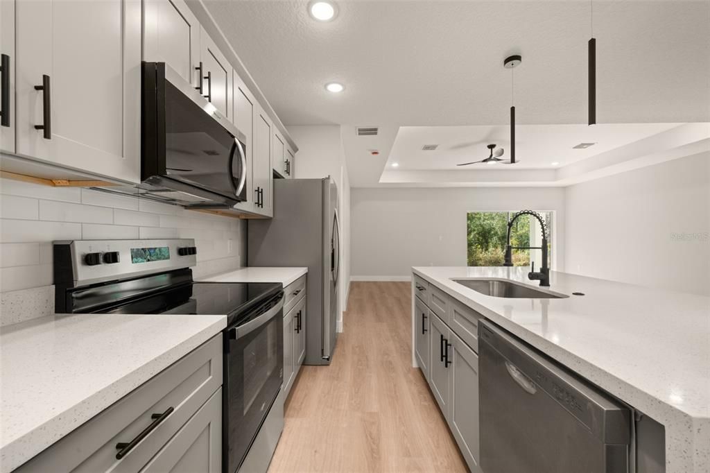 En Venta: $299,900 (4 camas, 2 baños, 1759 Pies cuadrados)