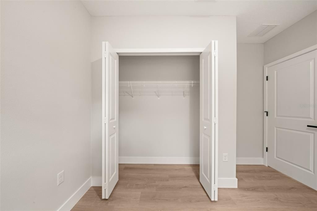 En Venta: $299,900 (4 camas, 2 baños, 1759 Pies cuadrados)