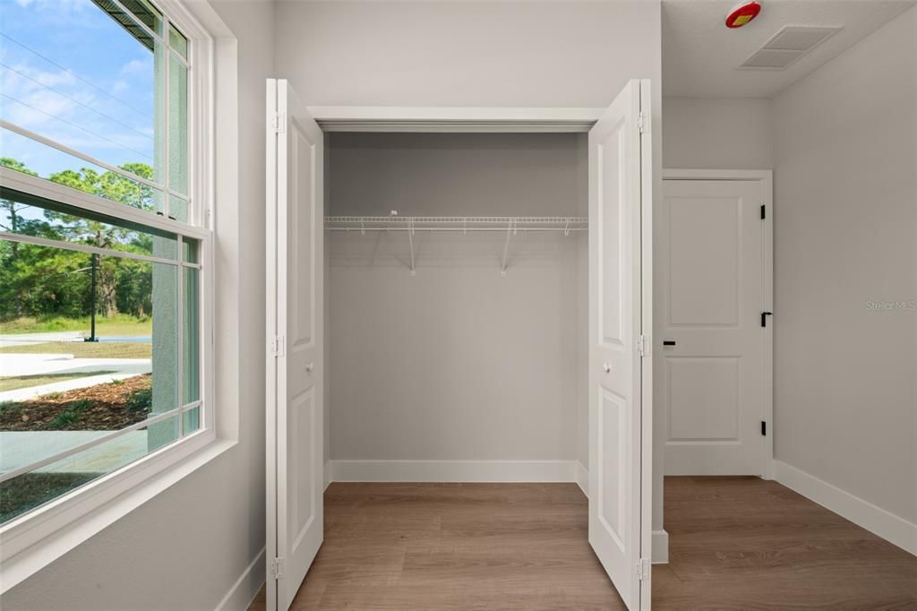 En Venta: $299,900 (4 camas, 2 baños, 1759 Pies cuadrados)