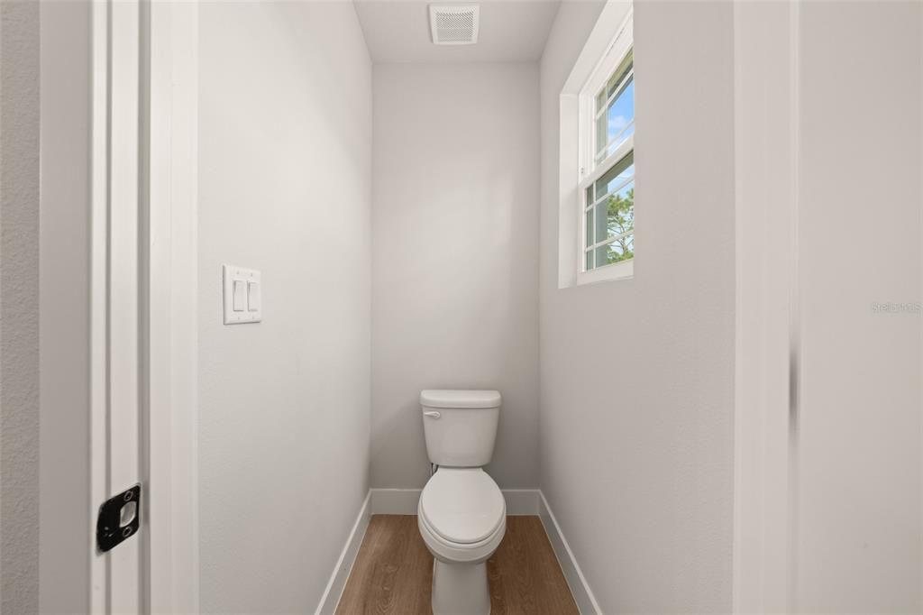 En Venta: $299,900 (4 camas, 2 baños, 1759 Pies cuadrados)