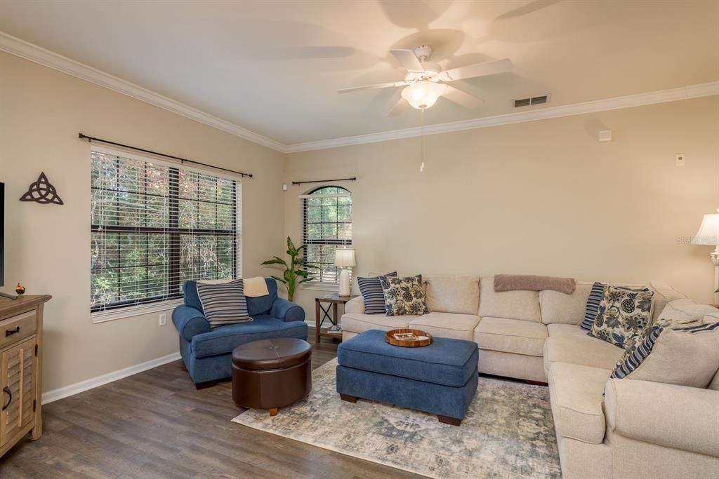 出租: $1,800 (2 贝兹, 2 浴室, 1155 平方英尺)