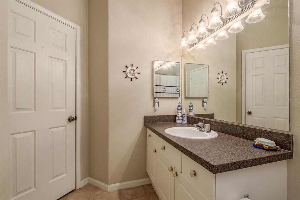 出租: $1,800 (2 贝兹, 2 浴室, 1155 平方英尺)