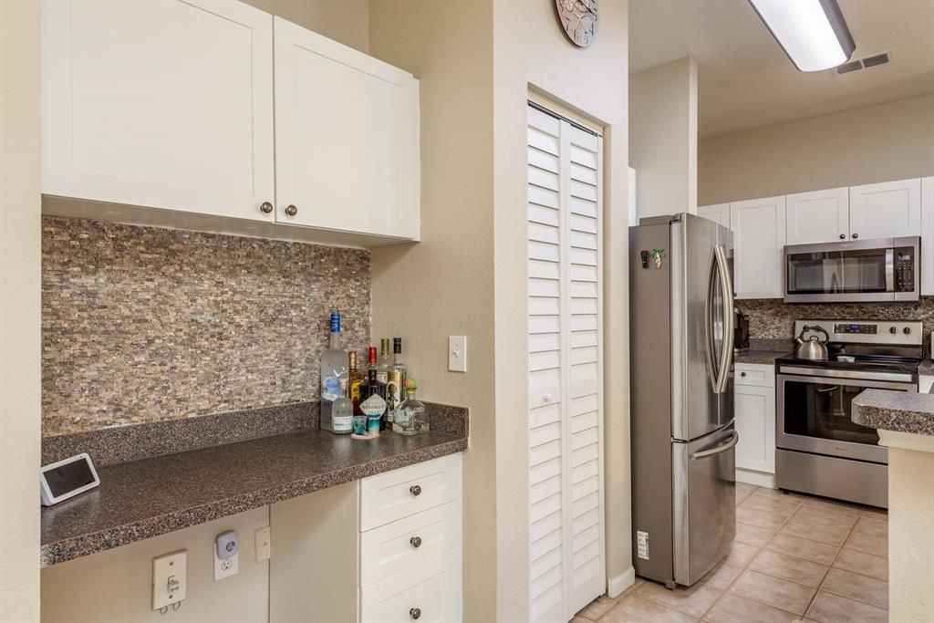 出租: $1,800 (2 贝兹, 2 浴室, 1155 平方英尺)