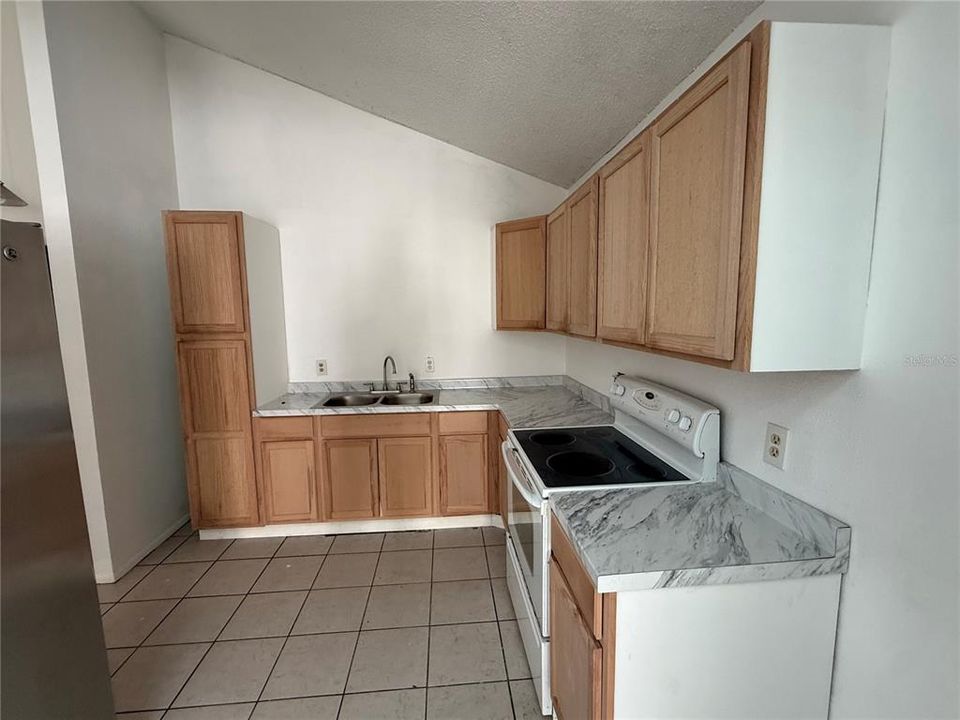 For Rent: $2,000 (2 beds, 2 baths, 1170 Square Feet)