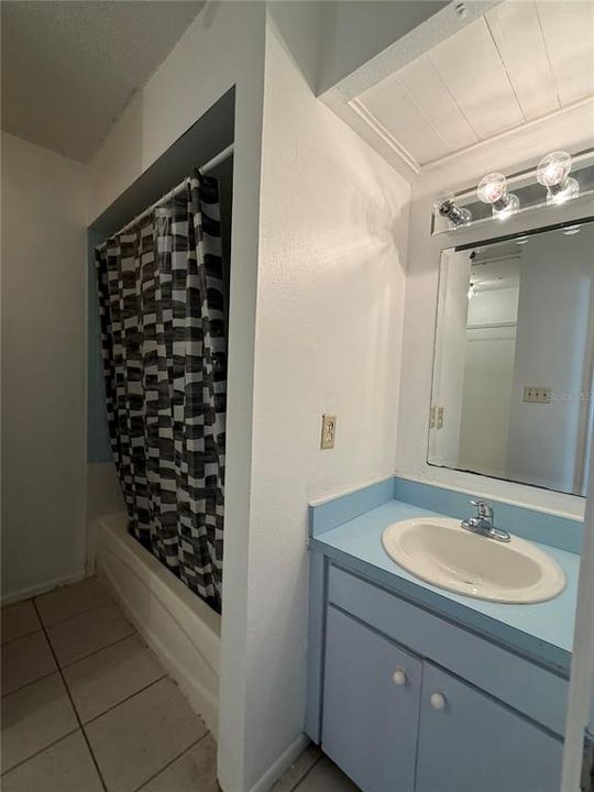 For Rent: $2,000 (2 beds, 2 baths, 1170 Square Feet)