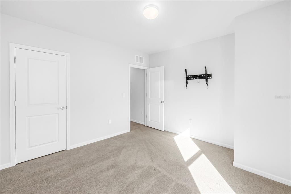 For Rent: $3,200 (4 beds, 3 baths, 2194 Square Feet)