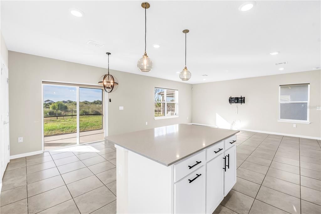 For Rent: $3,200 (4 beds, 3 baths, 2194 Square Feet)